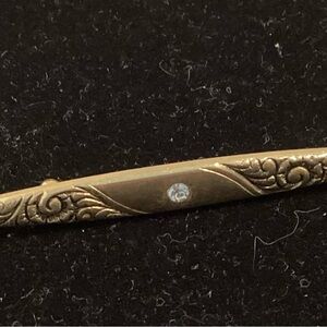 Avon Gold-Toned Bar Brooch with Gemstone